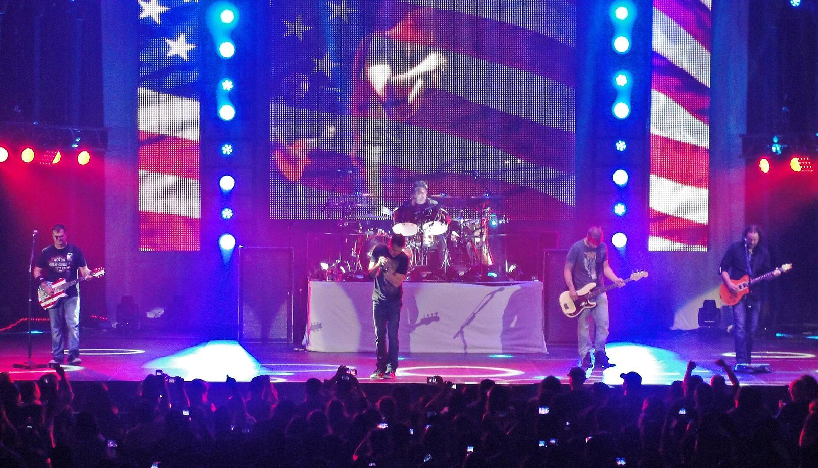 3 Doors Down live at Laredo Energy Arena in Laredo, Texas (cropped)